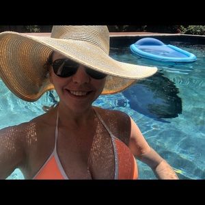 Meet your Posher, Mickey